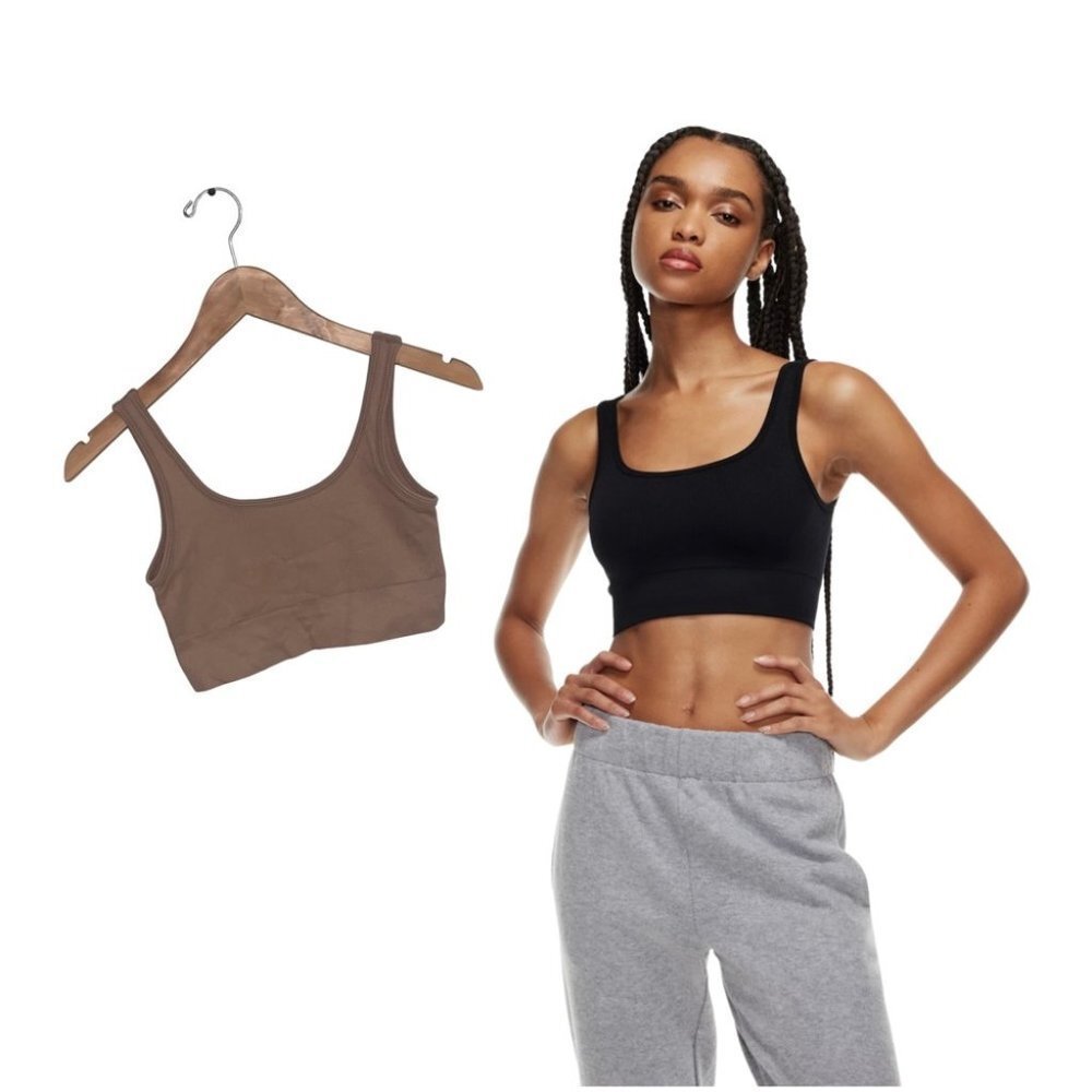 The Group‎ by Babaton Lush Seamless Cropped Top XS Tan Rib-Knit Scoop Neck